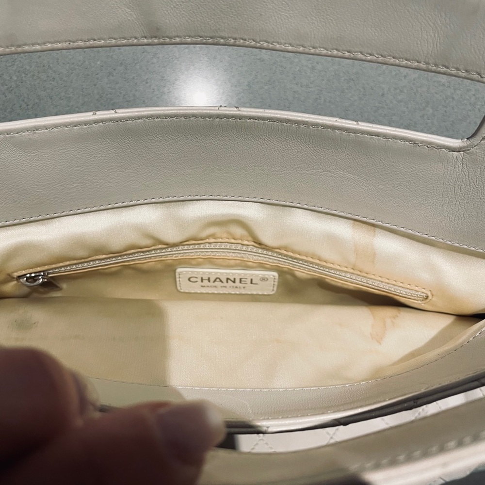 CHANEL Ivory Quilted Wristlet - Picture 6 of 12